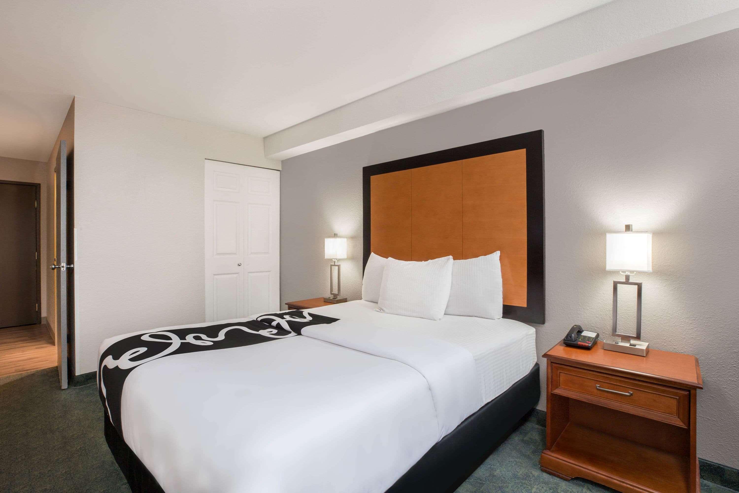 La Quinta Inn By Wyndham Everett Extérieur photo
